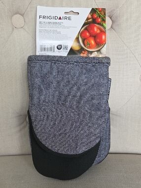 Frigidaire Gray/Black Oven Mitt Set - Double Mini Mitts NWT
